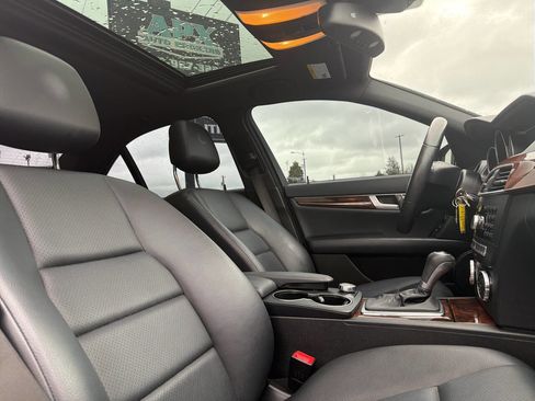 Used 2013 Mercedes-Benz C 250 Sedan image 14