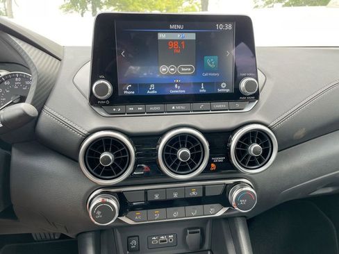 Used 2025 Nissan Sentra SV w/ Trunk Package image 28