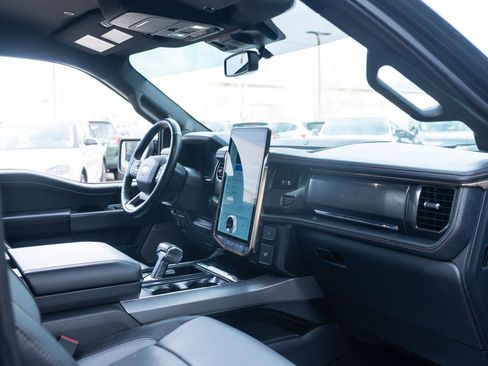 Used 2022 Ford F150 Lightning Lariat image 21