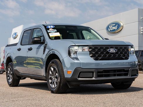 Used 2025 Ford Maverick XLT FWD image 1