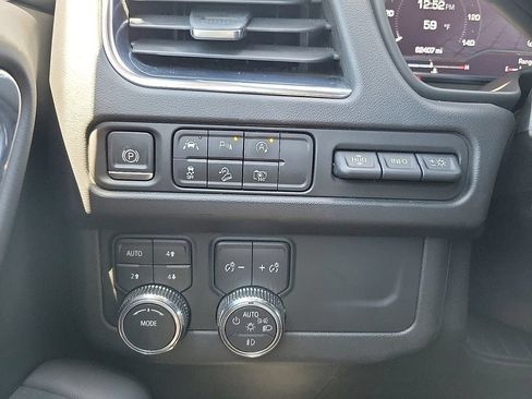 Used 2023 GMC Yukon AT4 w/ AT4 Premium Package AWD/4WD image 14
