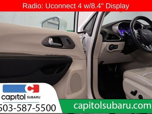 Used 2020 Chrysler Pacifica Touring-L w/ Tire & Wheel Group image 10