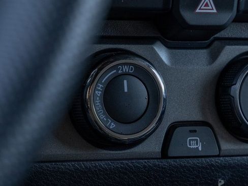 Used 2022 Toyota Tacoma TRD Off-Road image 22