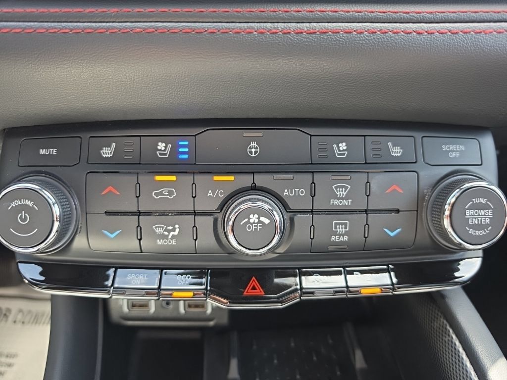 Used 2025 Dodge Durango R/T AWD/4WD image 18