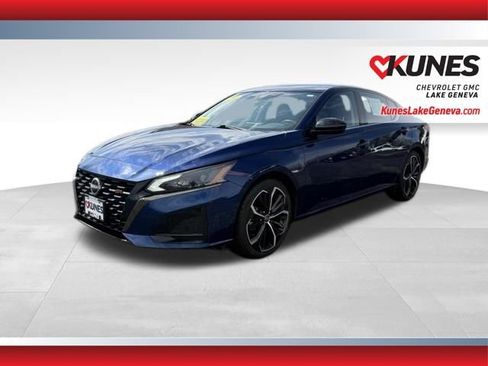 Used 2024 Nissan Altima 2.5 SR FWD image 11