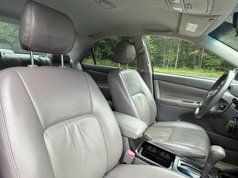 Used 2004 Toyota Camry LE FWD image 21