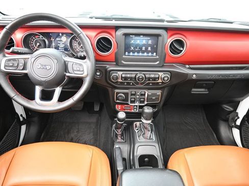 Used 2021 Jeep Wrangler Unlimited Rubicon w/ Cold Weather Group AWD/4WD image 6