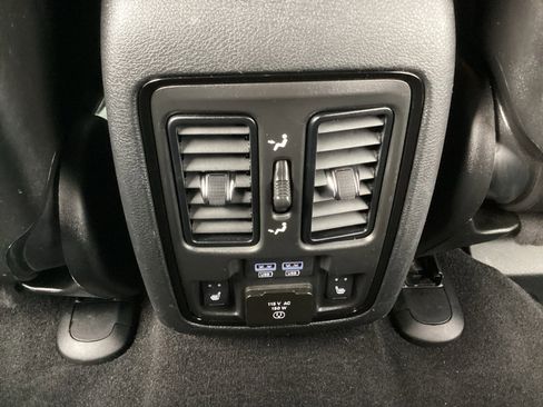 Used 2023 Dodge Durango GT image 30