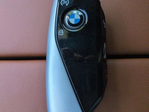 New 2026 BMW ALPINA XB7 AWD/4WD image 30