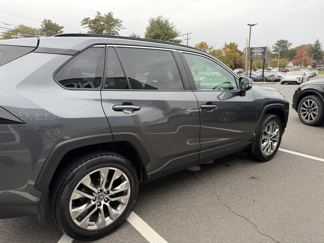 Used 2019 Toyota RAV4 XLE Premium w/ Cold Weather Package AWD/4WD image 7