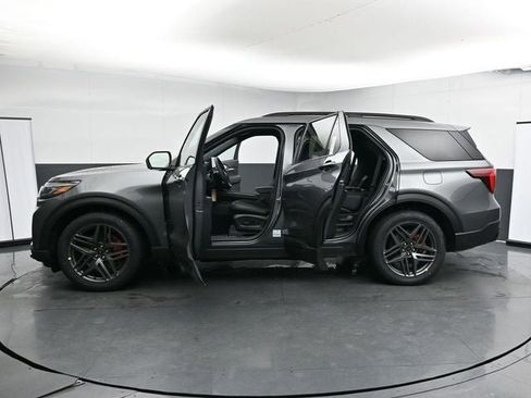 New 2026 Ford Explorer ST w/ Sun And Sound Package image 35