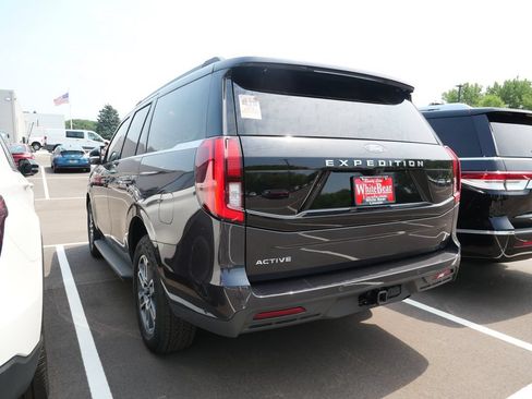 Used 2025 Ford Expedition Active AWD/4WD image 7
