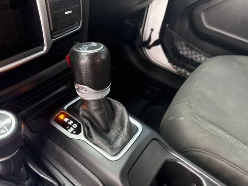 Used 2018 Jeep Wrangler Unlimited Sport AWD/4WD image 26