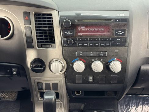 Used 2010 Toyota Tundra w/ SR5 Package image 22