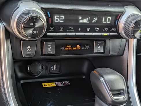 Used 2025 Toyota RAV4 XSE w/ Advanced Technology Package AWD/4WD image 55