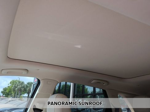 Used 2021 Cadillac XT5 Premium Luxury image 3