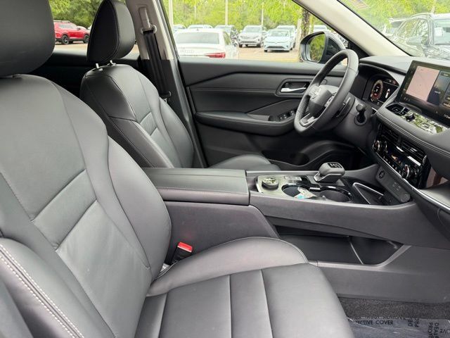 Used 2026 Nissan Rogue SL AWD/4WD image 9