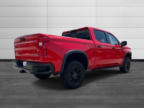 Used 2023 Chevrolet Silverado 1500 ZR2 w/ Technology Package AWD/4WD image 3
