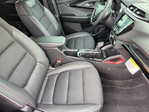 Used 2023 Chevrolet TrailBlazer RS w/ Convenience Package image 11