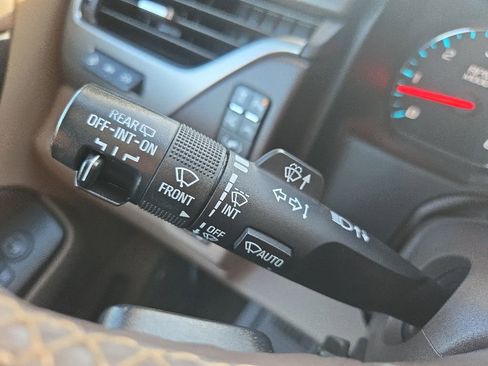 Used 2018 Chevrolet Tahoe Premier AWD/4WD image 44