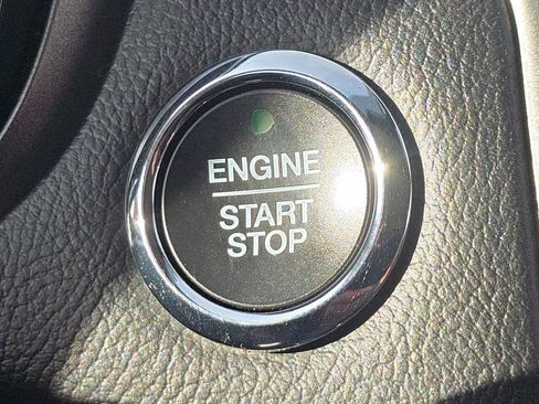 Used 2019 Ford Fusion SE image 18