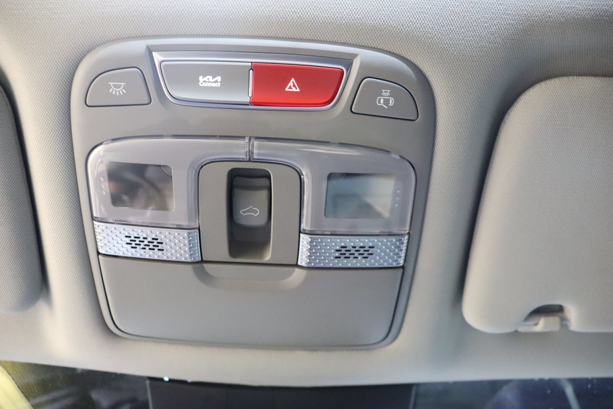 Used 2024 Kia Telluride EX w/ EX Captain's Chair Package FWD image 39