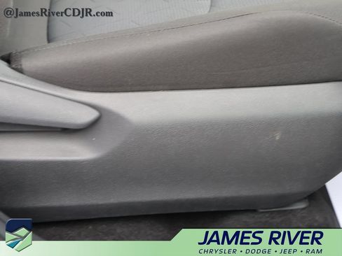 Used 2024 Toyota RAV4 XLE FWD image 10
