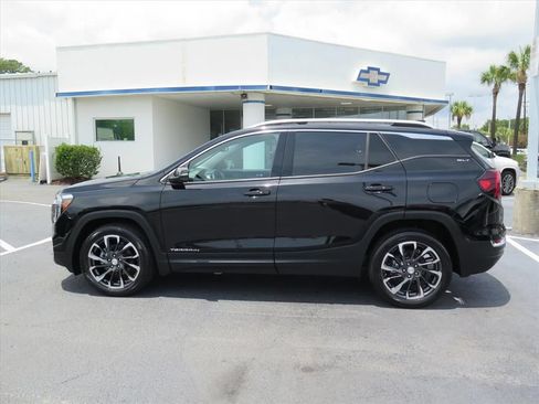 Used 2023 GMC Terrain SLT w/ Tech Package FWD image 6