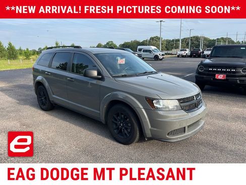 Used 2020 Dodge Journey SE w/ SE Popular Equipment Group FWD image 1