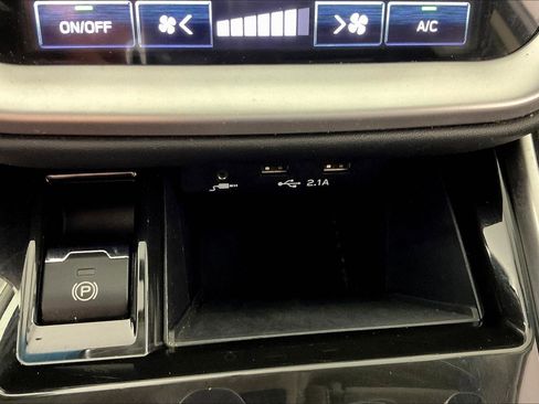 Used 2021 Subaru Outback Premium image 16