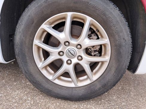 Used 2023 Chrysler Voyager LX image 32