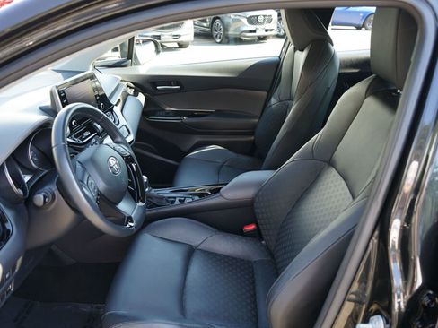 Used 2022 Toyota C-HR Limited image 15