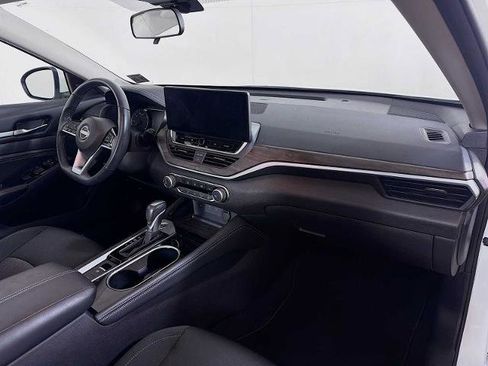 Certified 2023 Nissan Altima 2.5 SV w/ SV Premium Package FWD image 26