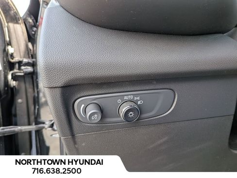 Used 2023 Buick Envision Essence image 28