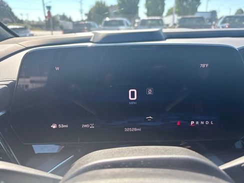 Used 2025 Chevrolet Suburban Premier AWD/4WD image 20