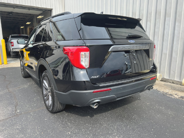 Used 2023 Ford Explorer XLT w/ Equipment Group 202A AWD/4WD image 7