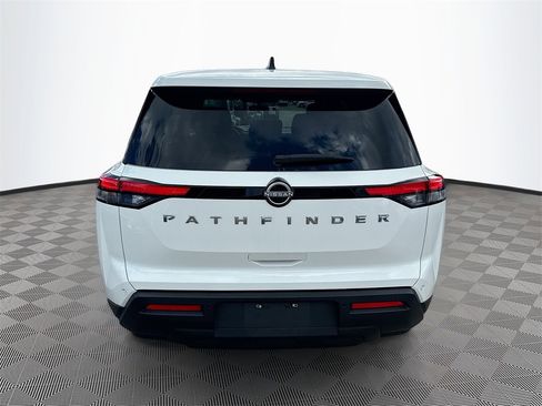 Used 2024 Nissan Pathfinder S image 7