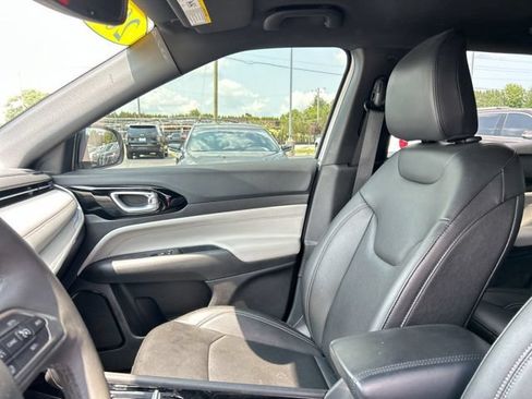 Used 2025 Jeep Compass Limited AWD/4WD image 31