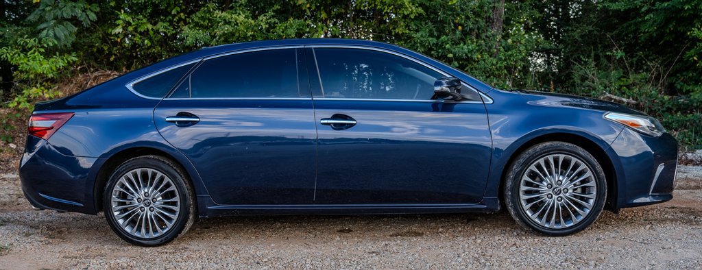 Used 2016 Toyota Avalon Limited w/ Toyota Safety Sense Package FWD image 6