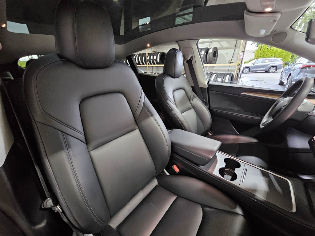 Used 2023 Tesla Model Y Long Range AWD/4WD image 27