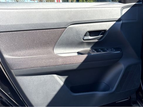 Used 2025 Nissan Kicks S image 16