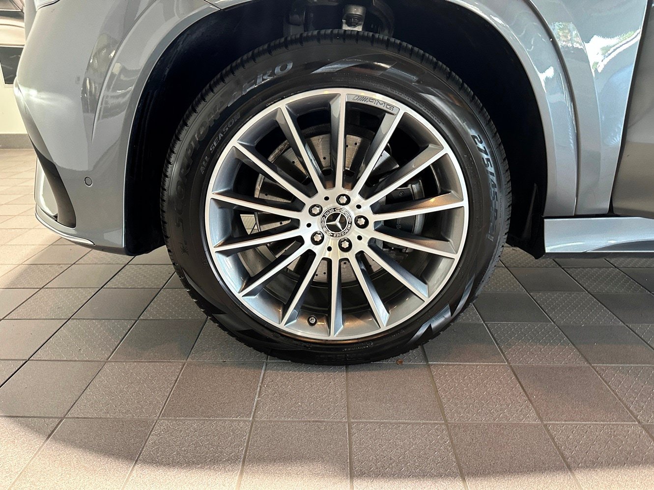 Used 2025 Mercedes-Benz GLE 350 4MATIC w/ AMG Line Exterior image 41