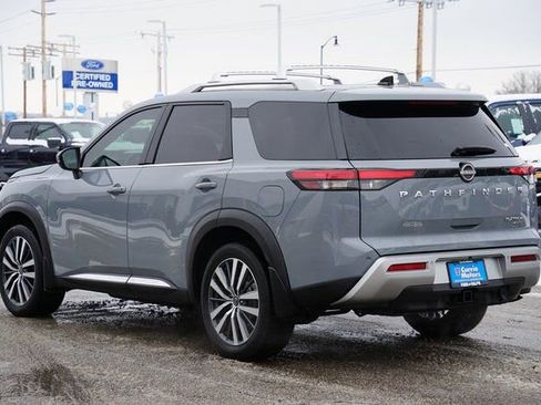 Used 2022 Nissan Pathfinder Platinum image 5