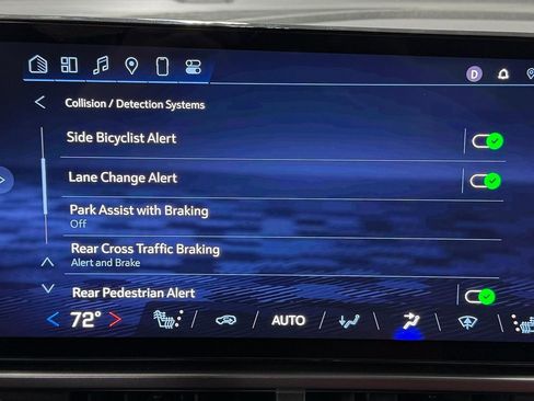 Used 2025 Chevrolet Equinox EV RS FWD image 30