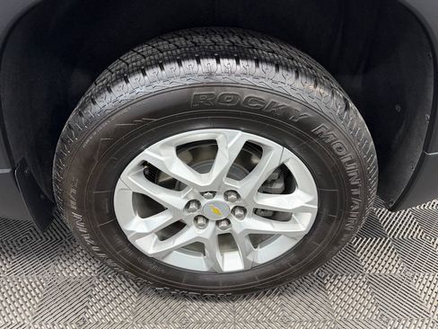 Used 2021 Chevrolet Traverse LT FWD image 20