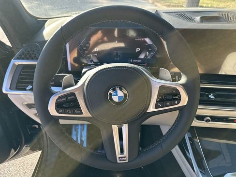 New 2026 BMW X7 M60i image 16