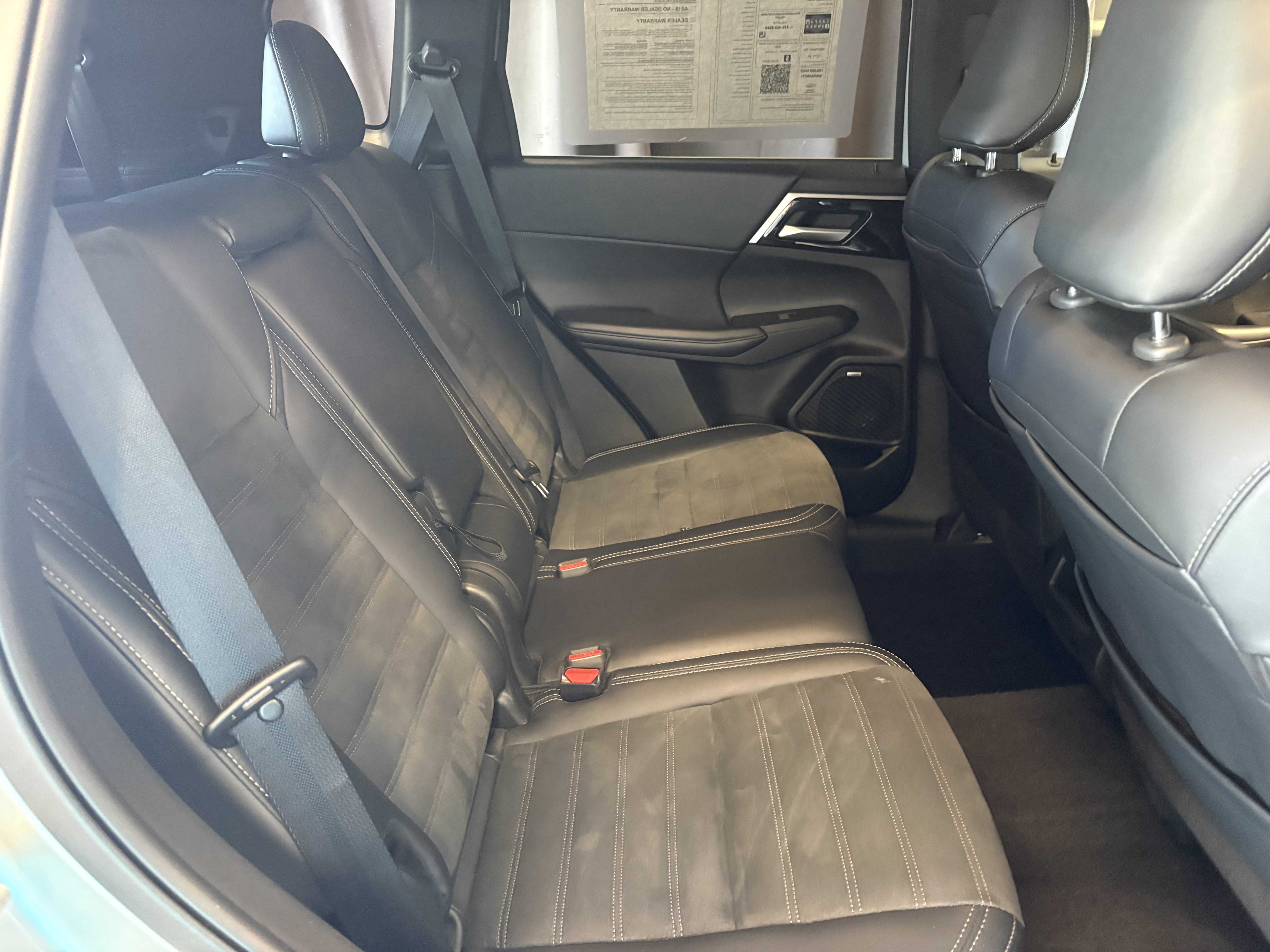 Used 2025 Mitsubishi Outlander SE AWD/4WD image 32