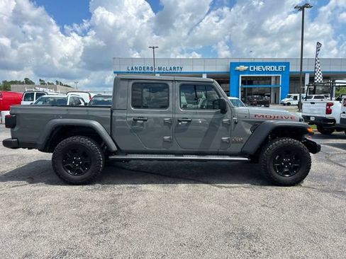 Used 2021 Jeep Gladiator Mojave AWD/4WD image 2