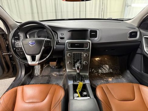 Used 2015 Volvo V60 T5 Cross Country AWD/4WD image 12