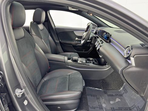 Used 2019 Mercedes-Benz A 220 A 220 w/ AMG Line & Premium Pa image 15